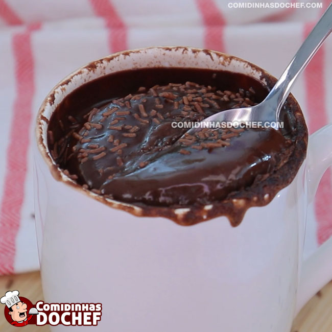 Bolo de Chocolate de Caneca com Cobertura de Chocolate - Passo 5