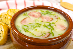 Caldo Verde com Couve