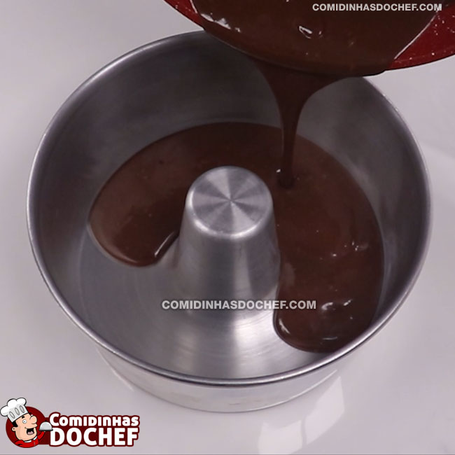 Pudim de Sorvete com Calda de Chocolate - Passo 3