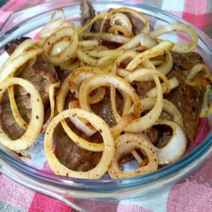 Comece 2023 com o pé direito: como fazer Bife Acebolado Simples que impressiona!