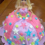 Como fazer o bolo da Barbie que todo mundo quer nos eventos de Réveillon!