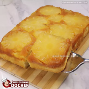Como fazer um Bolo de Abacaxi Caramelizado que surpreende em apenas 30 minutos!