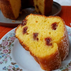 Como fazer um bolo de fubá com goiabada que surpreende os paladares!