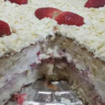 bolo_de_leite_ninho_com_morango_fc62a3a9