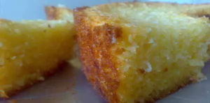Comece o ano com um toque de tradição: Como fazer um Bolo de Mandioca incrível!
