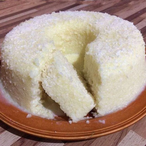 Descubra o Segredo do Bolo de Tapioca que Faz Sucesso nas Festas!