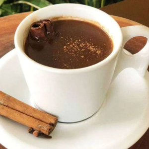 Segue o título solicitado:

Comece o Ano Novo com um Toque de Luxo: Chocolate Quente Inédito