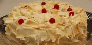 Como fazer um bolo mousse de leite ninho incrível em apenas 30 minutos!