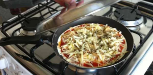 Como fazer pizza em 15 minutos com apenas 4 ingredientes?