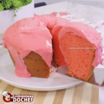 Como fazer um bolo de gelatina de morango em minutos com apenas 4 ingredientes?