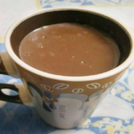 Como fazer chocolate quente cremoso sem amido em 5 minutos!