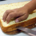 Como Fazer Bolo de Pão de Ló Fofinho em 30 Minutos com 5 Ingredientes!