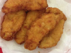 Como fazer frango empanado crocante sem ovo em 15 minutos!