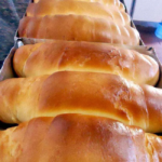 Como fazer pão caseiro com fermento de bolo em 30 minutos com apenas 4 ingredientes!