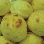 Como fazer Pão de Queijo igual à padaria em 30 minutos com apenas 4 ingredientes!