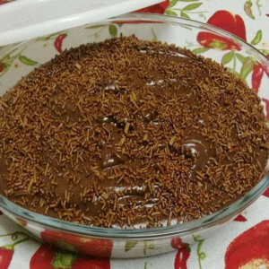 Como fazer o melhor Brigadeiro de Travessa com apenas 4 ingredientes em 10 minutos!