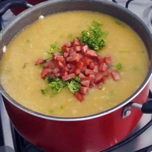 Como fazer um caldo de aipim com sabor de festa em 30 minutos?