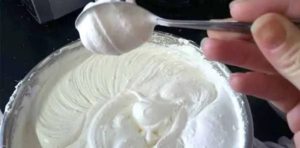 Como fazer Chantilly de Leite em Pó em 10 minutos com apenas 3 ingredientes!