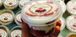 Como fazer um bolo no pote que impressiona com pouco esforço!