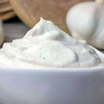 Como fazer creme de alho com maionese em 5 minutos!