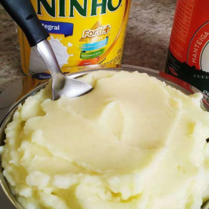 Como fazer purê de batata cremoso com leite em pó em apenas 15 minutos!