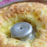 Como fazer bolo pão de queijo em 15 minutos com 3 ingredientes!