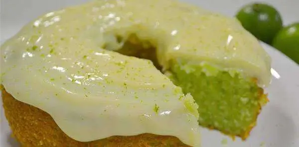 Bolo de Gelatina de Limão