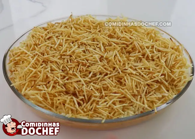 Fricassé de Frango com Requeijão e Batata Palha - Passo 8