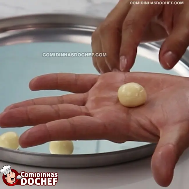 Pão de Queijo Simples com 3 Ingredientes - Passo 4