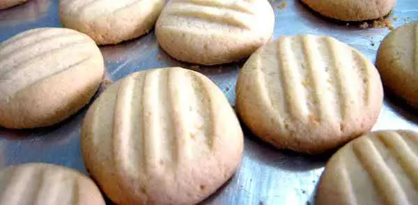 Biscoito de leite Moça