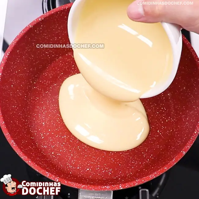 Bolo de Chocolate Recheado com Morango - Passo 2