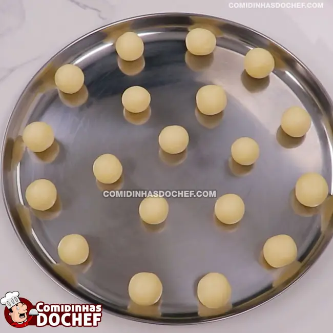 Pão de Queijo Mineiro Tradicional - Passo 7