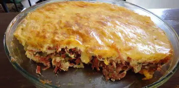 Torta de Mandioca com Carne Seca
