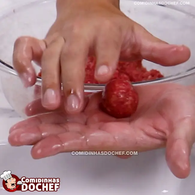 Almôndegas Gratinadas com Purê de Batatas - Passo 2