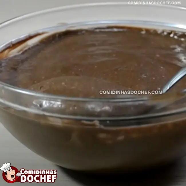 Mousse de Chocolate Simples - Passo 5