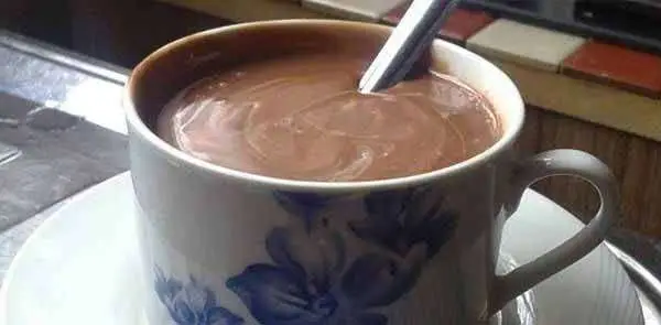 Receita de Chocolate Quente Bem Cremoso