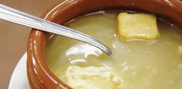 Sopa de Cebola Rápida