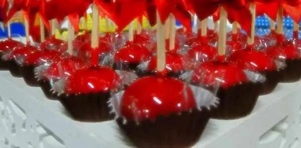 Docinho Caramelizado Maçã do Amor