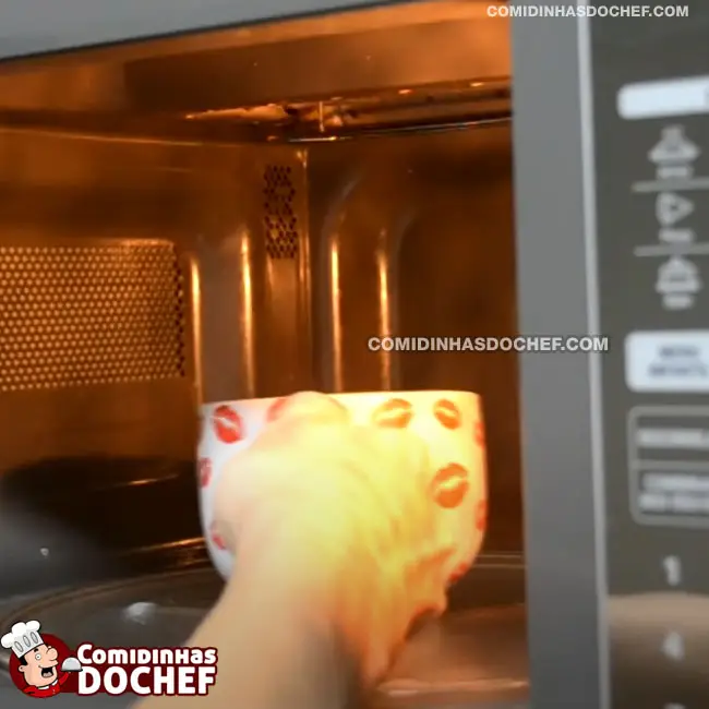 Receita de Chocolate Quente no Micro-ondas - Passo 3