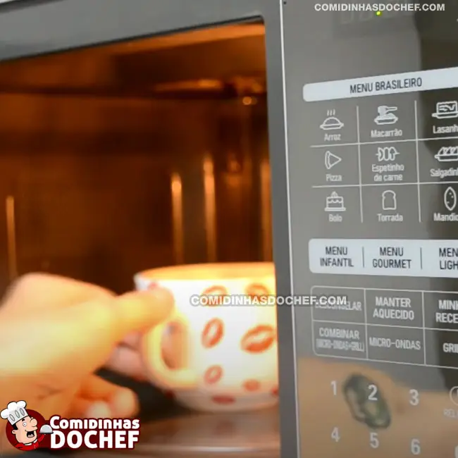 Receita de Chocolate Quente no Micro-ondas - Passo 7