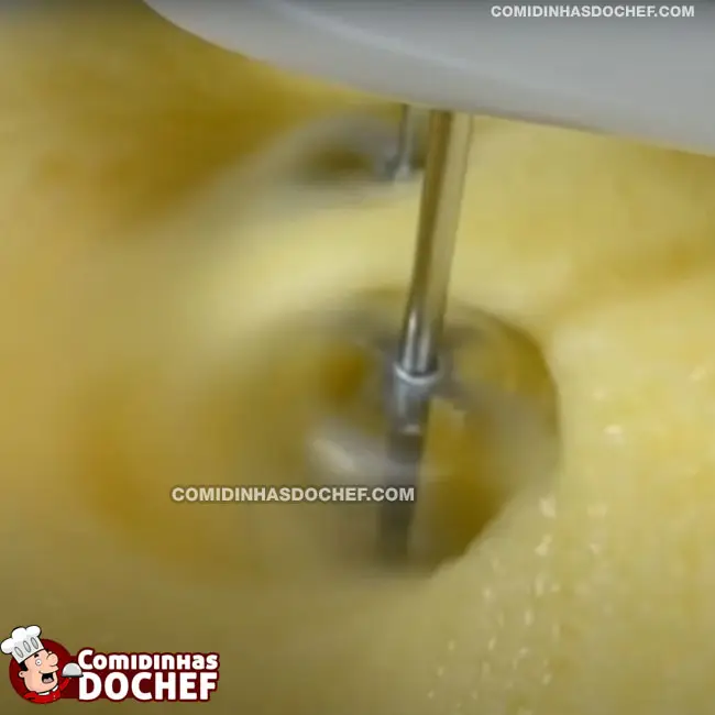 Receita de Pão de Ló Fofinho - Passo 1