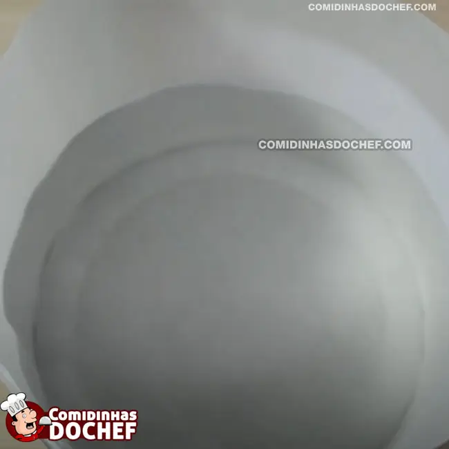 Receita de Pão de Ló Fofinho - Passo 2