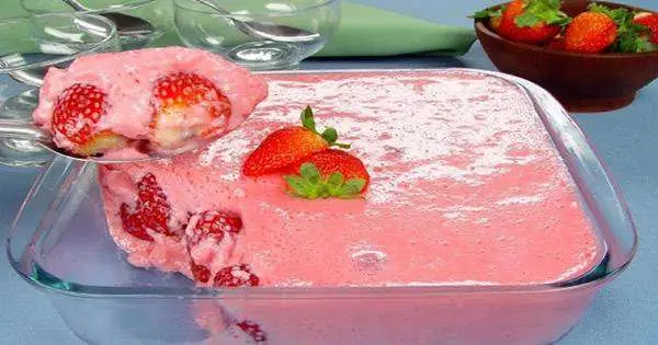 Mousse de Morango Escondido