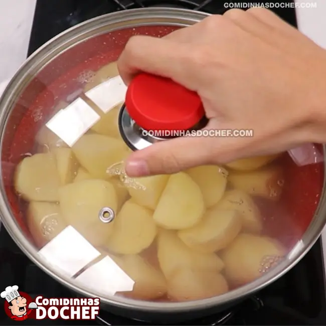 Bolinho de Batata com Queijo - Passo 1