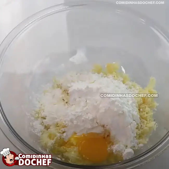 Bolinho de Batata com Queijo - Passo 2