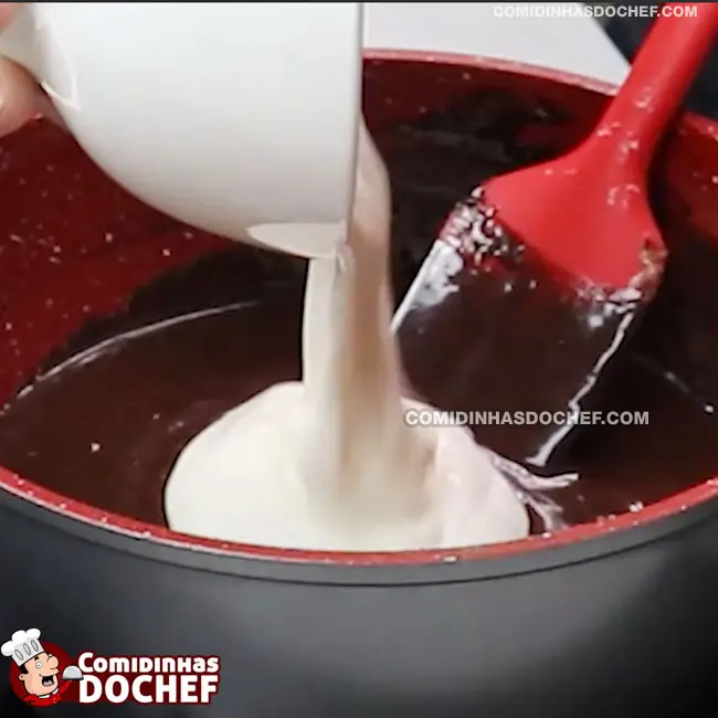 Cobertura Firme de Chocolate para Bolos - Passo 2