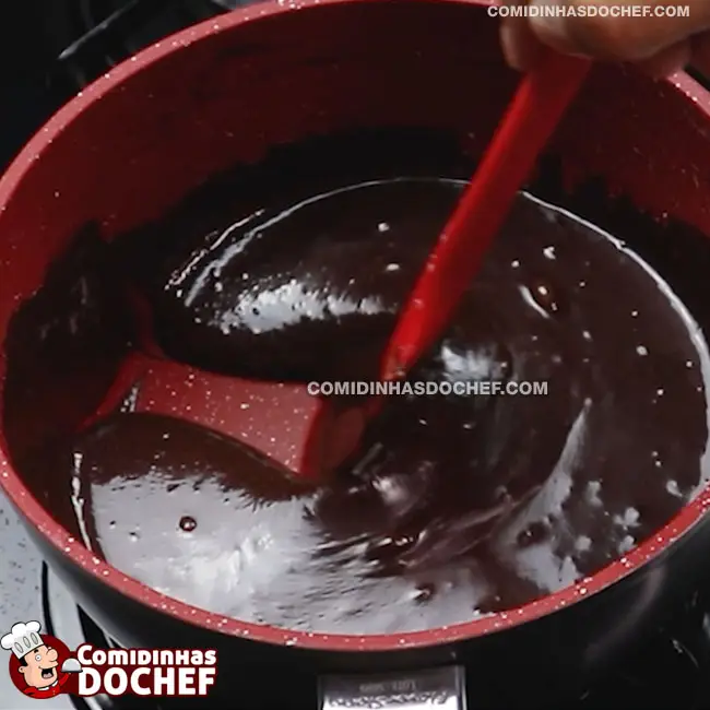 Cobertura Firme de Chocolate para Bolos - Passo 3