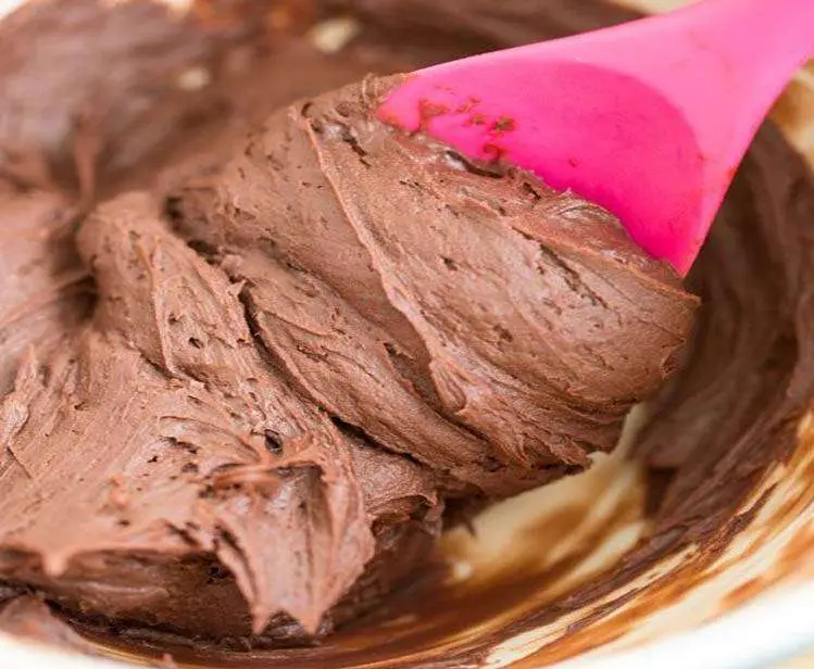 Cobertura Firme de Chocolate para Bolos