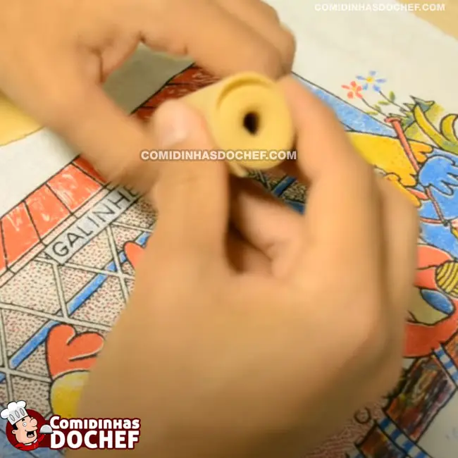 Massa de Macarrão Caseira Simples de Fazer - Passo 3