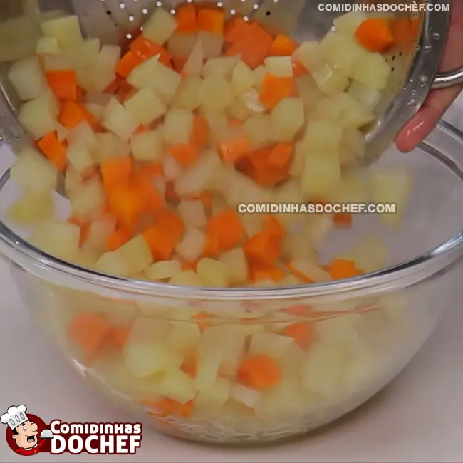 Salada Tradicional de Maionese - Passo 3
